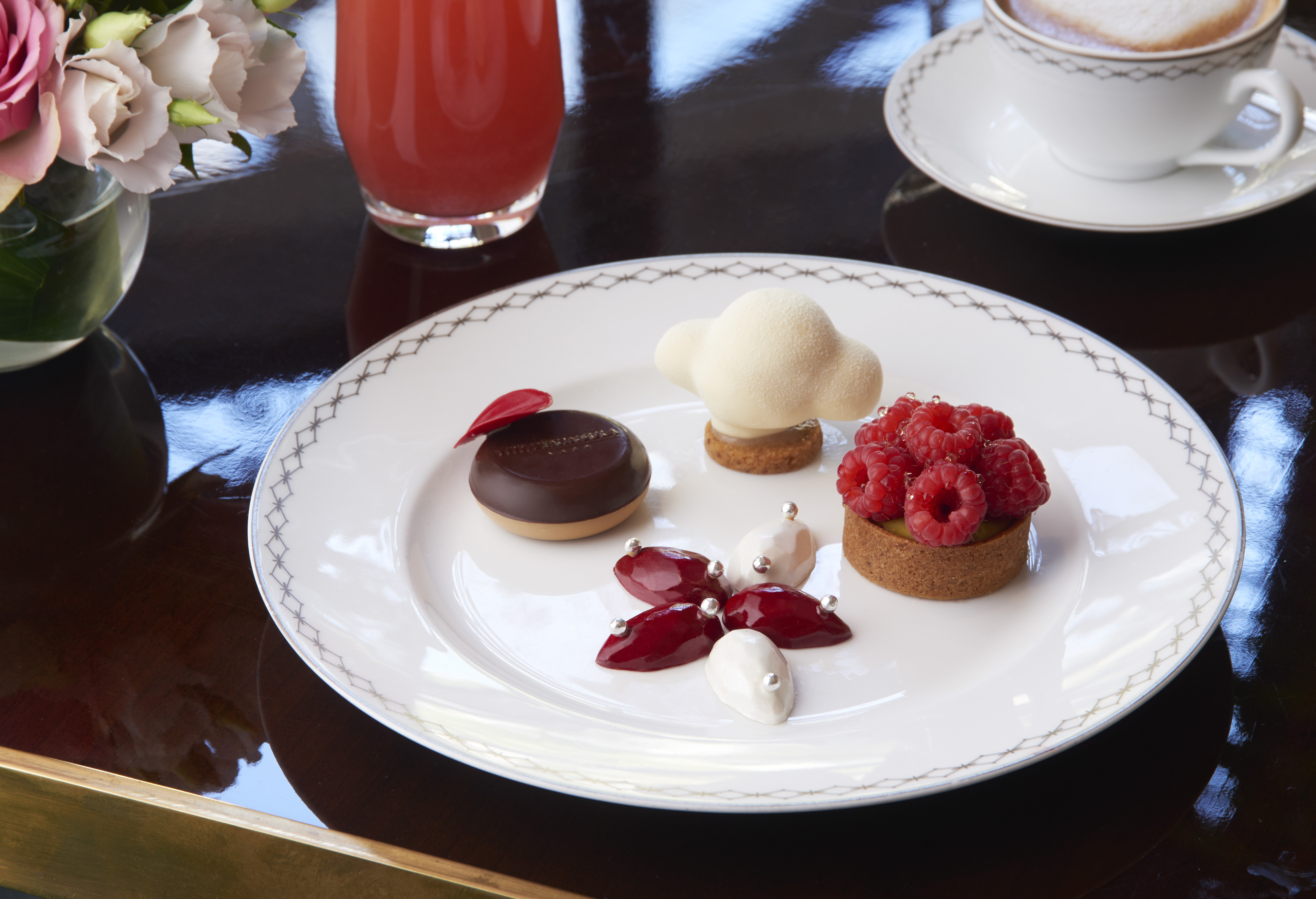 Tea time peninsula paris