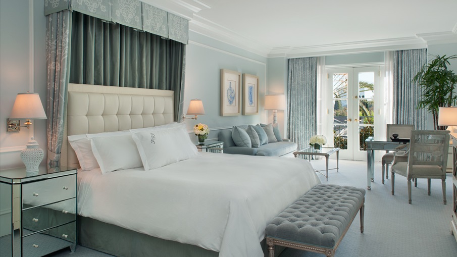 GRAND QUEEN SUITE at the Beverly Hills Plaza Hotel & Spa