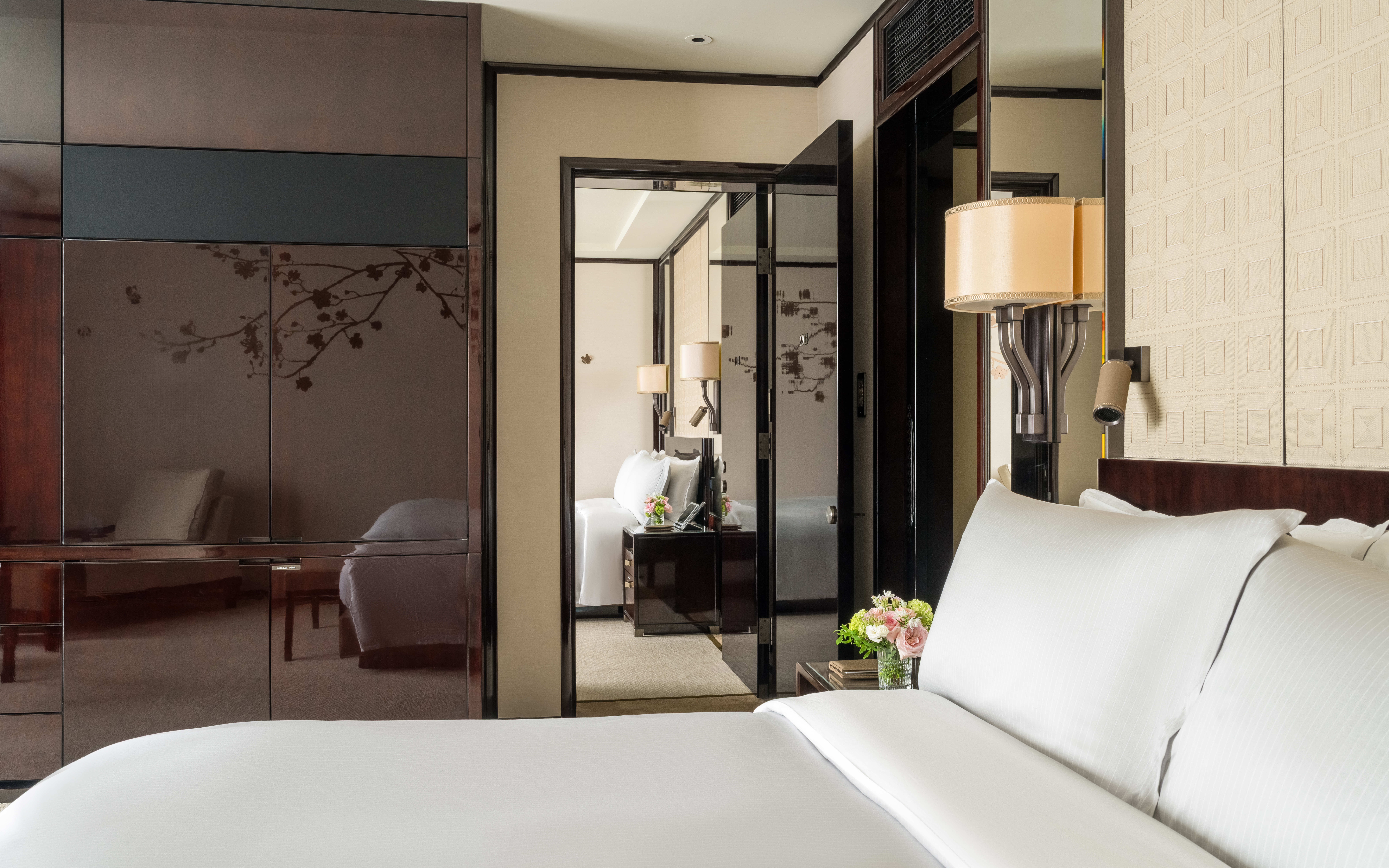 Deluxe Room | The Peninsula Hong Kong