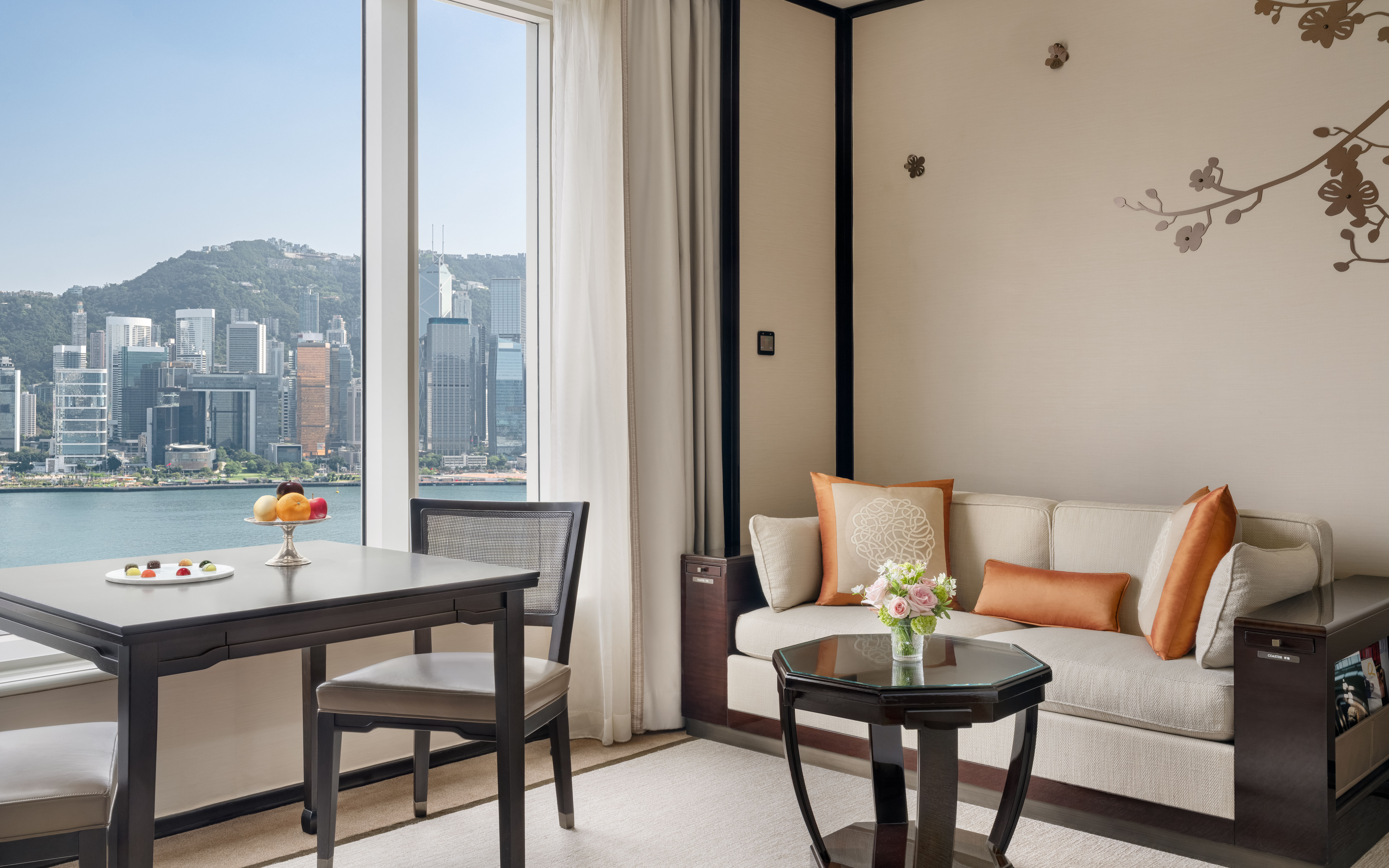 5 Star Hotel Rooms & Suites | The Peninsula Hong Kong