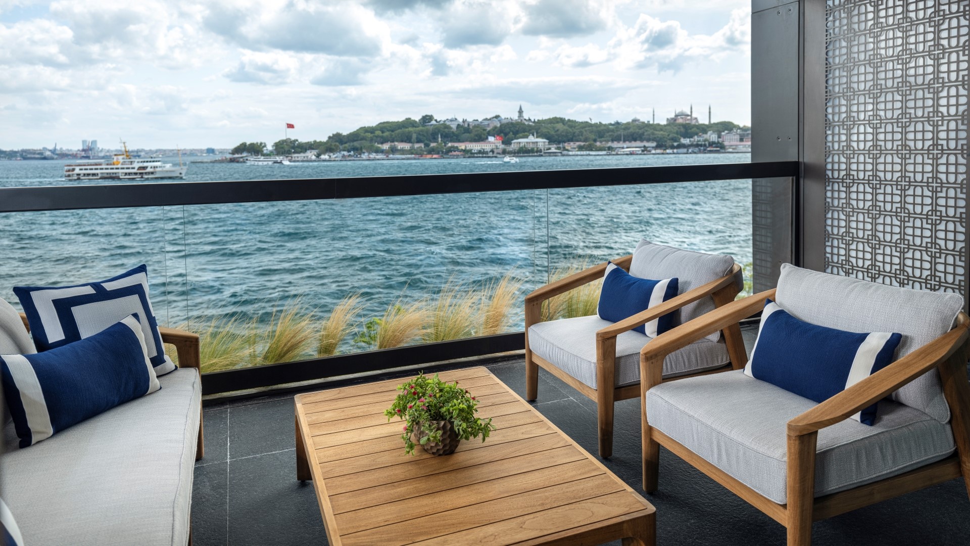 Premier Bosphorus Suite with Balcony| 5 Star Luxury Premier Bosphorus Suite with Balcony| 5 Star Luxury